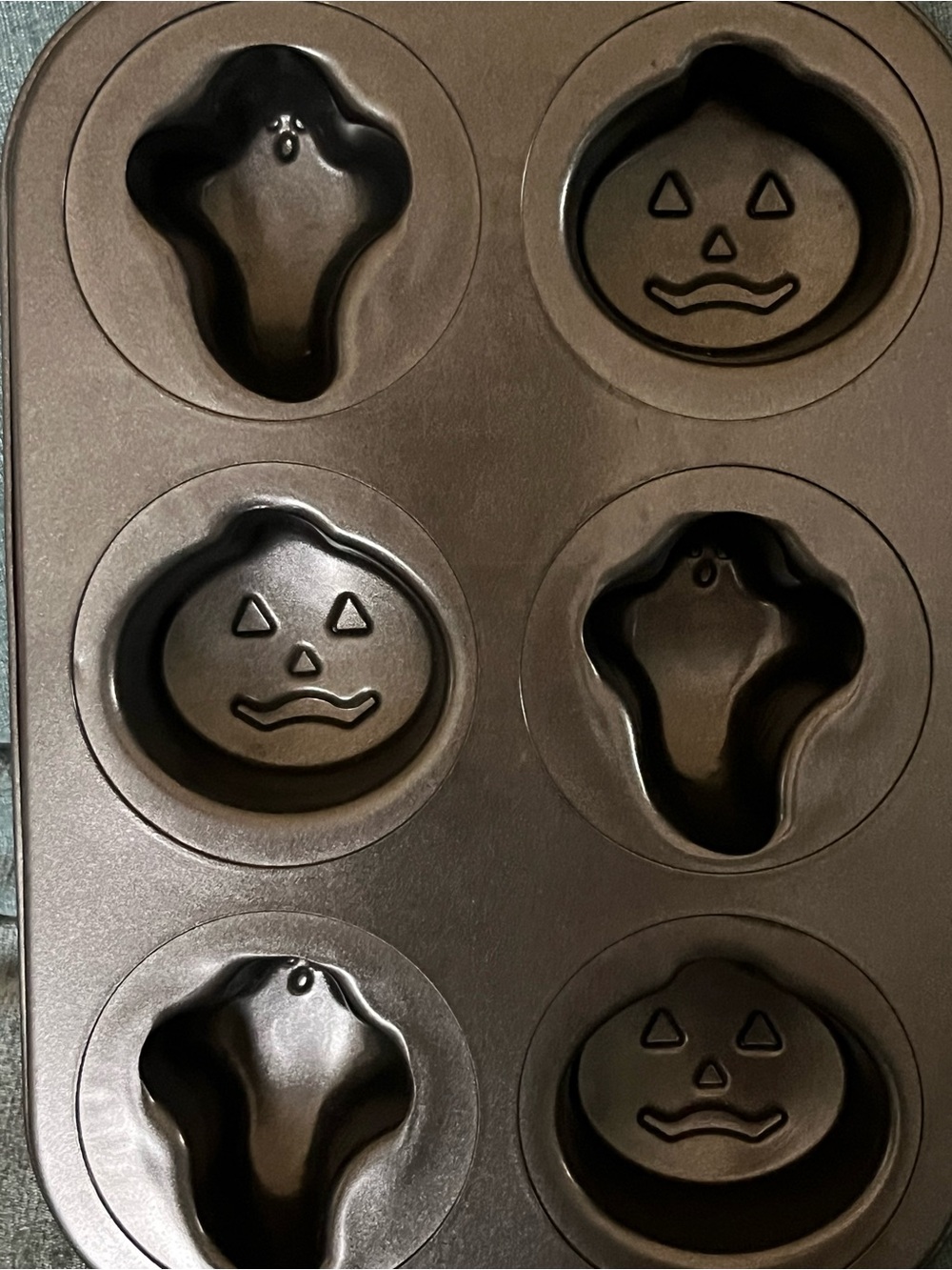 Nonstick Halloween Ghost & Jack-O'-Lantern Cupcake Pan - Black